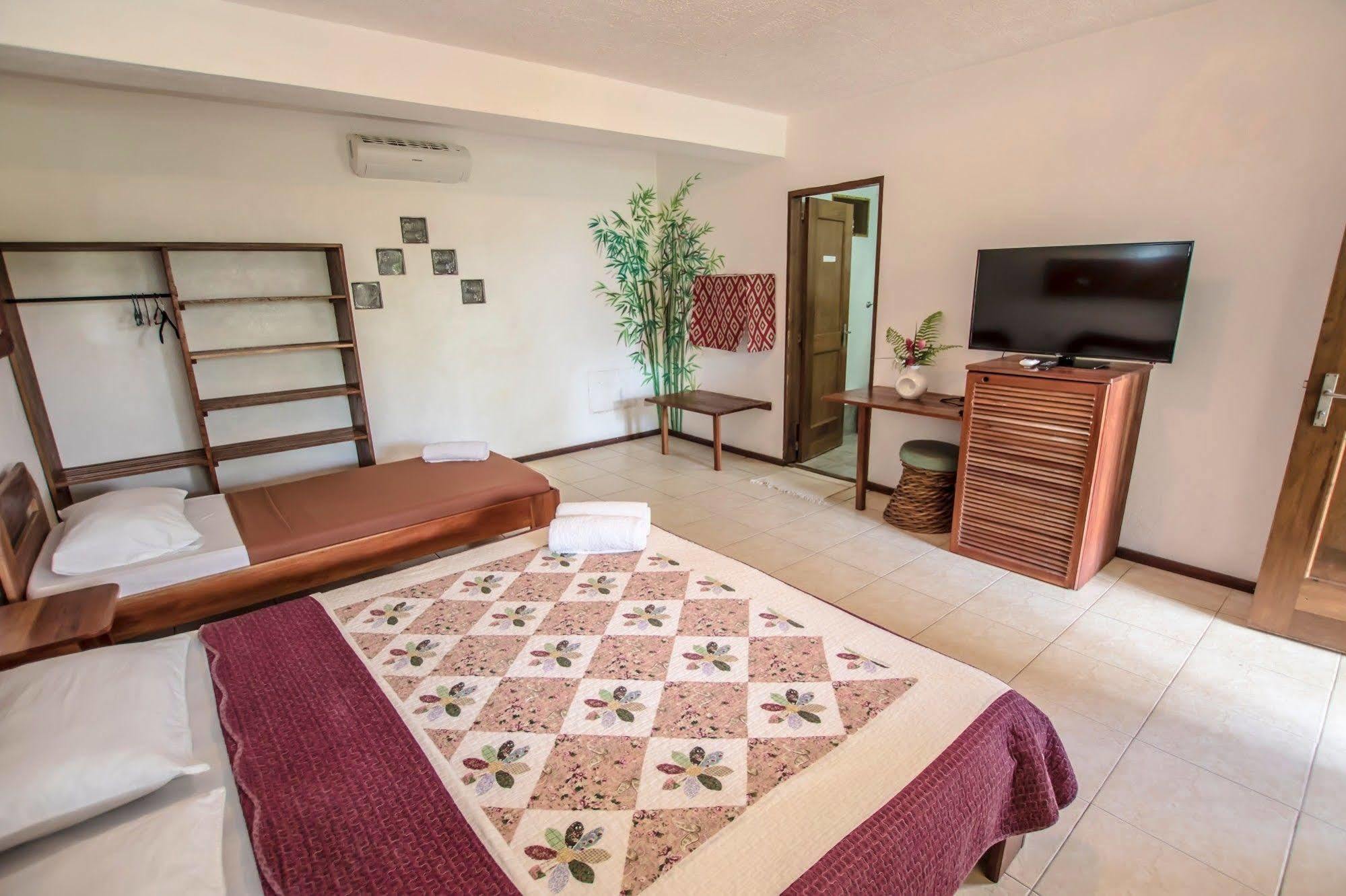 Bamboo Bungalows Resthouse Balabag  Buitenkant foto