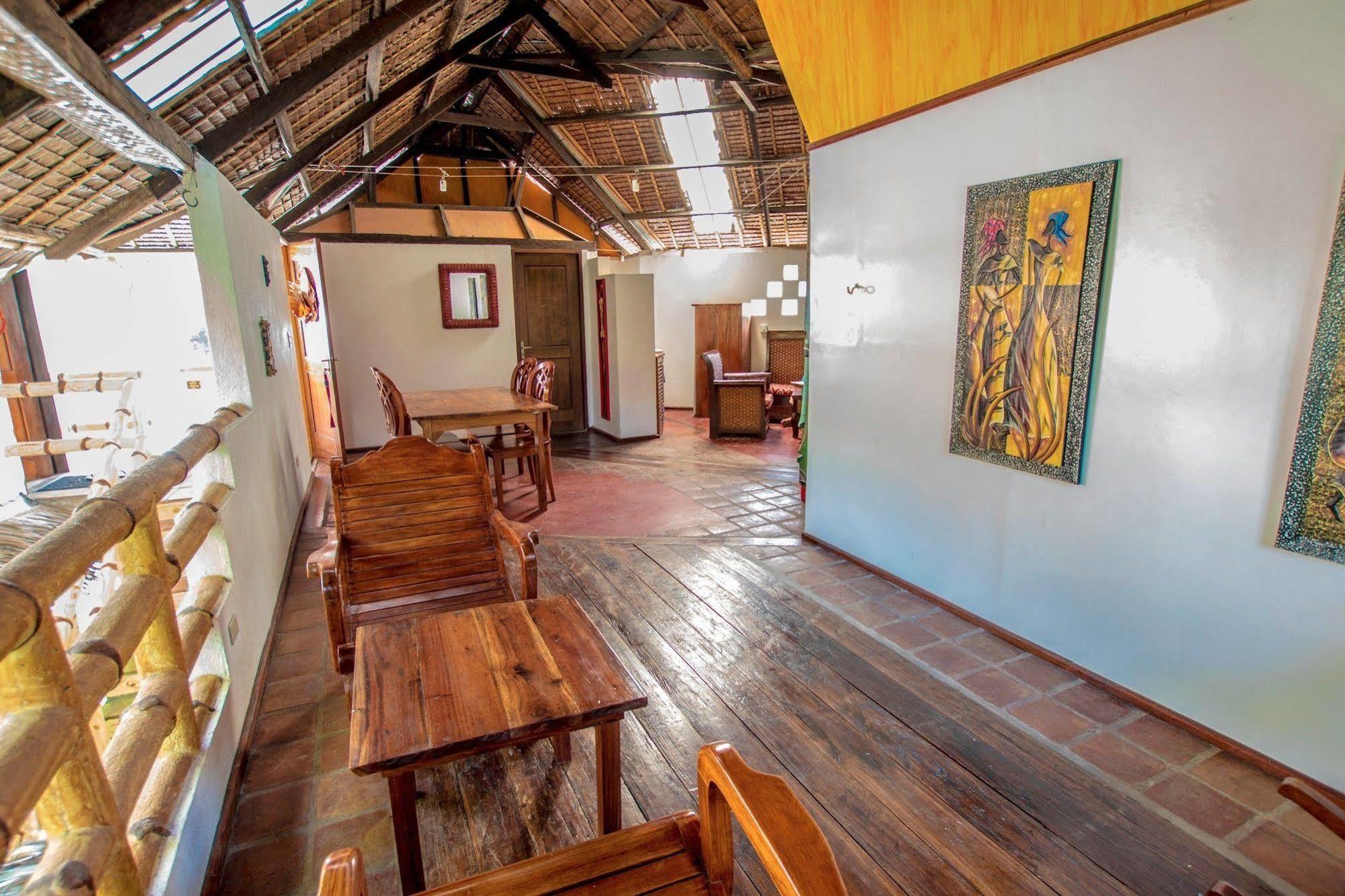 Bamboo Bungalows Resthouse Balabag  Buitenkant foto
