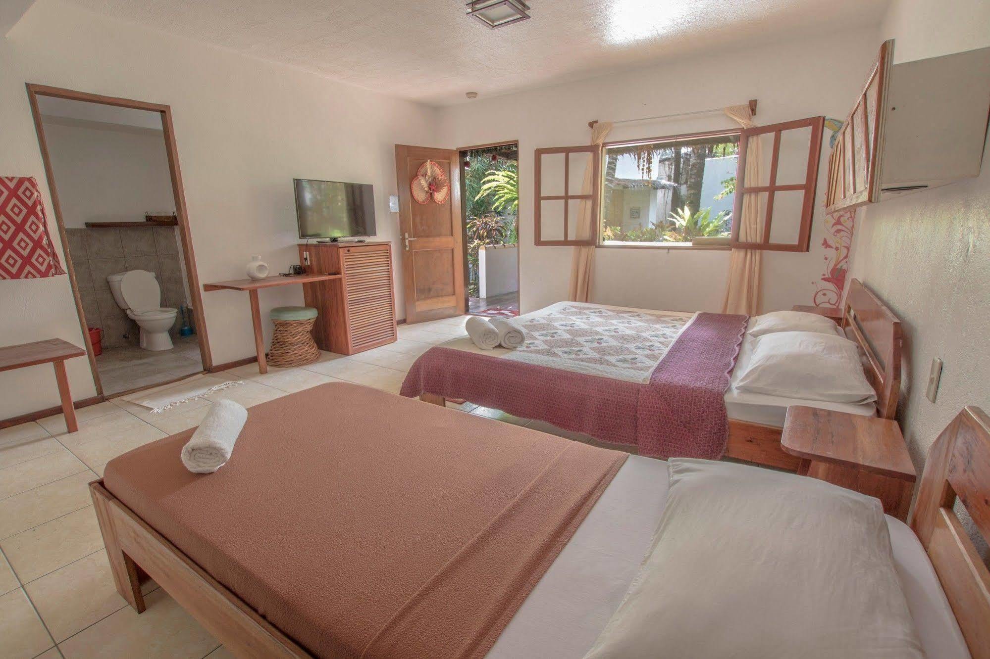 Bamboo Bungalows Resthouse Balabag  Buitenkant foto