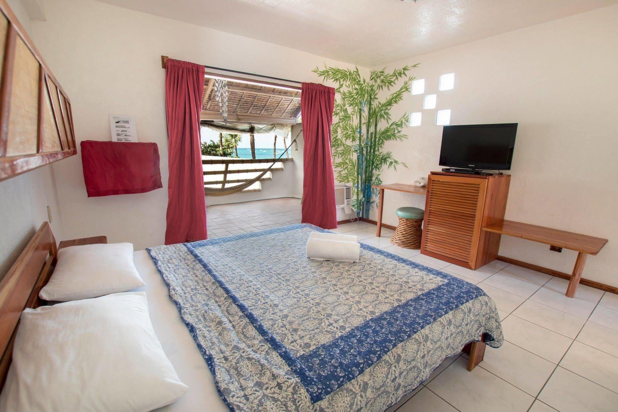 Bamboo Bungalows Resthouse Balabag  Buitenkant foto