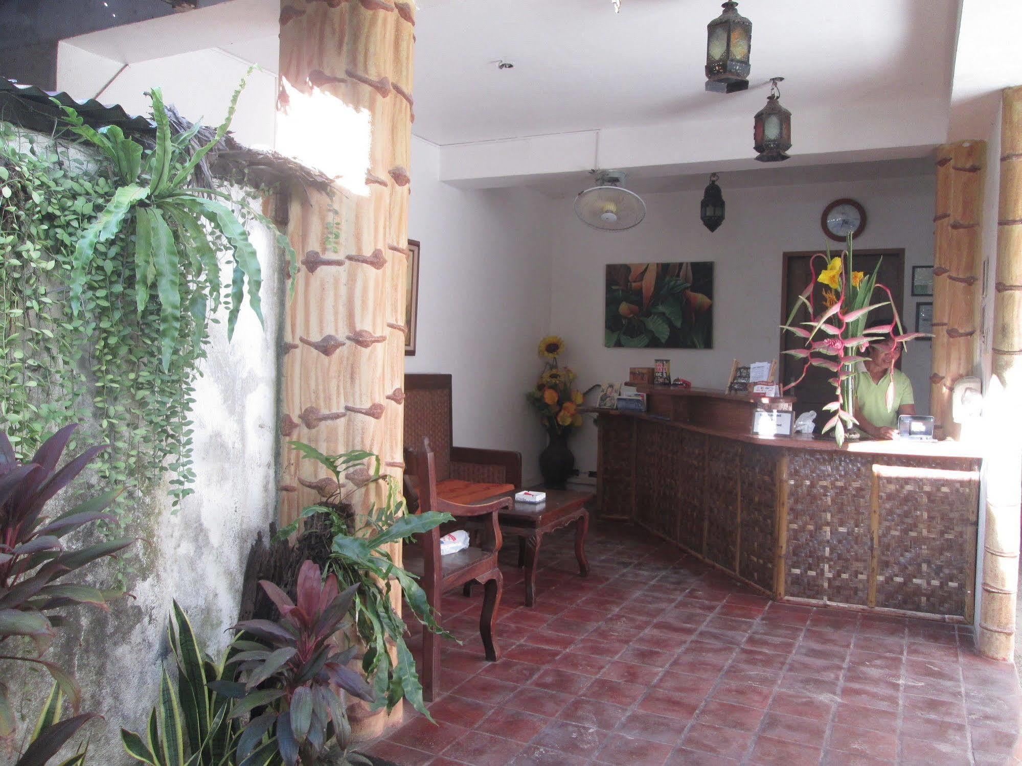 Bamboo Bungalows Resthouse Balabag  Buitenkant foto