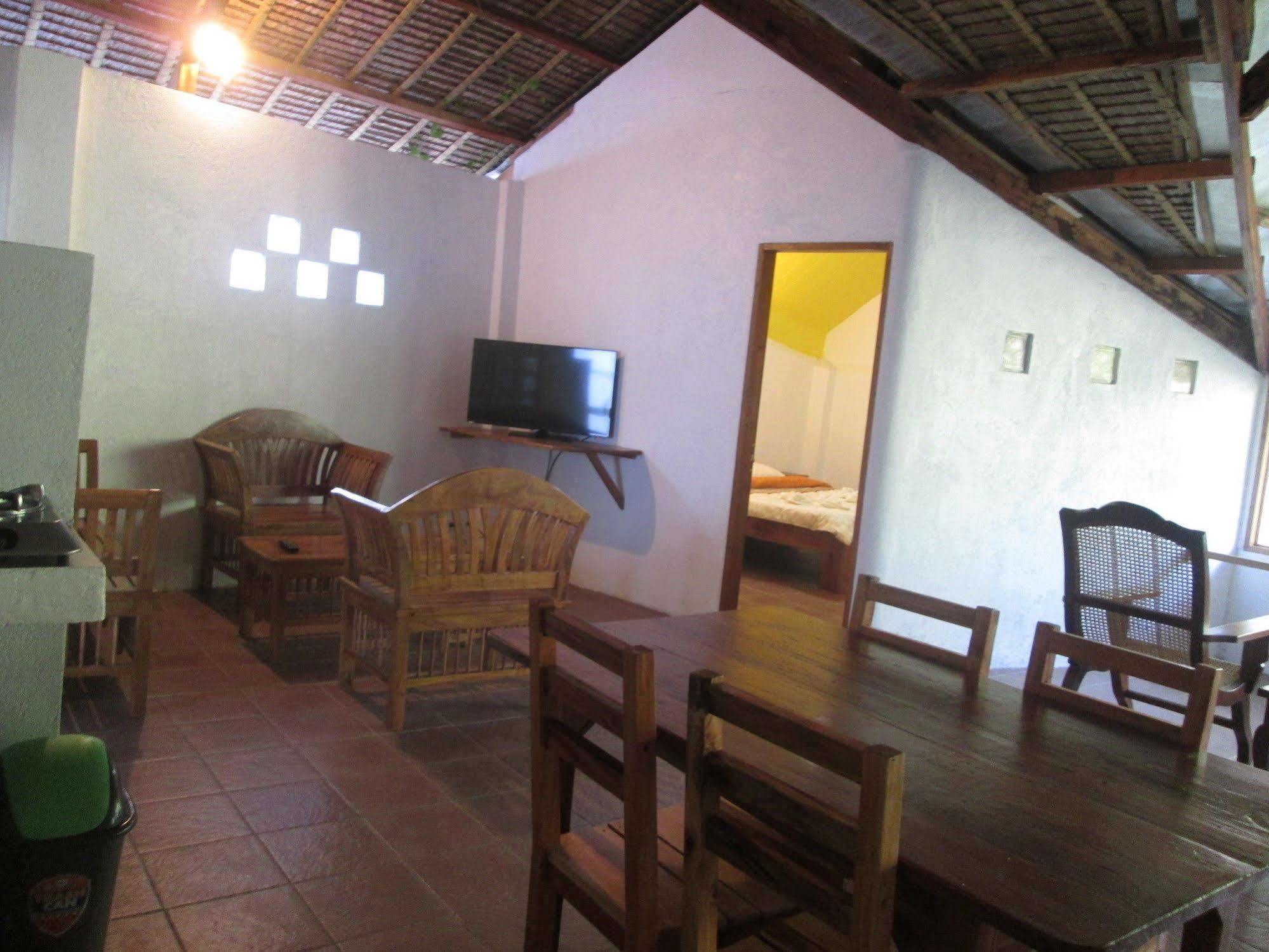 Bamboo Bungalows Resthouse Balabag  Buitenkant foto