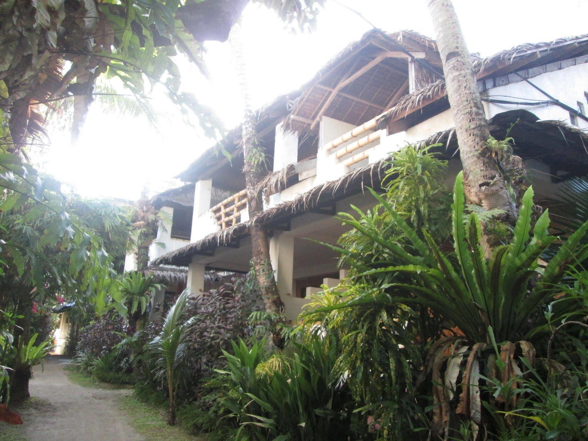 Bamboo Bungalows Resthouse Balabag  Buitenkant foto