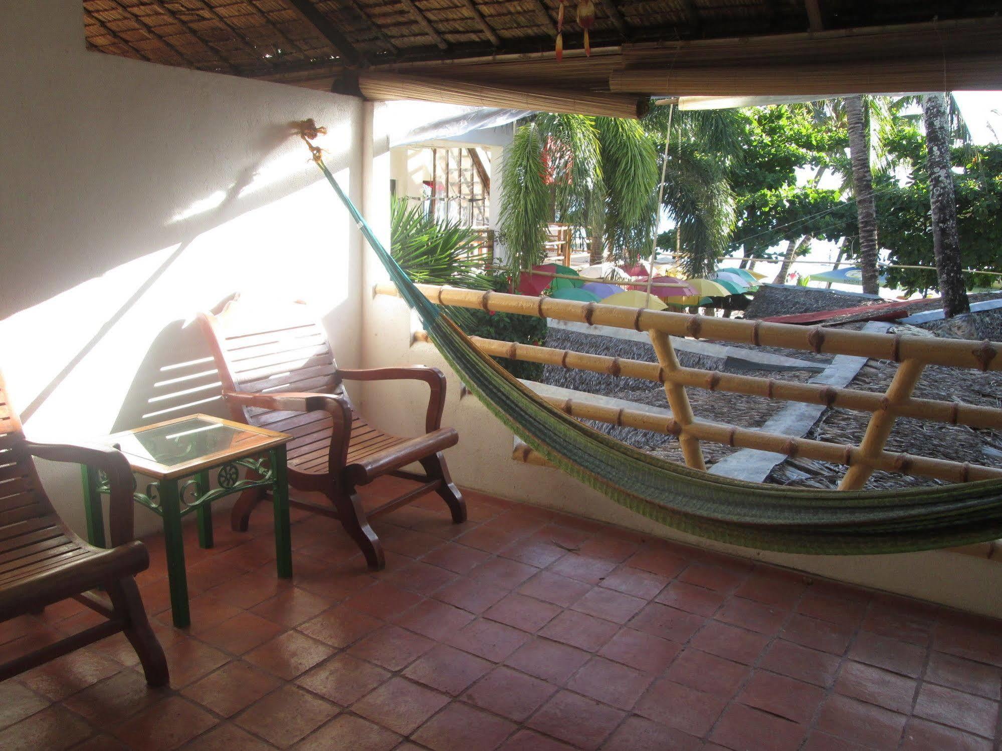 Bamboo Bungalows Resthouse Balabag  Buitenkant foto